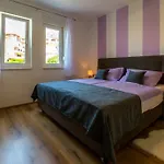 Veronika * Omiš