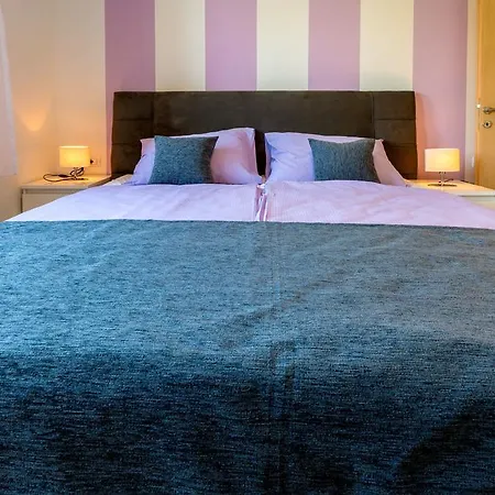 Апартаменты Veronika Омиш